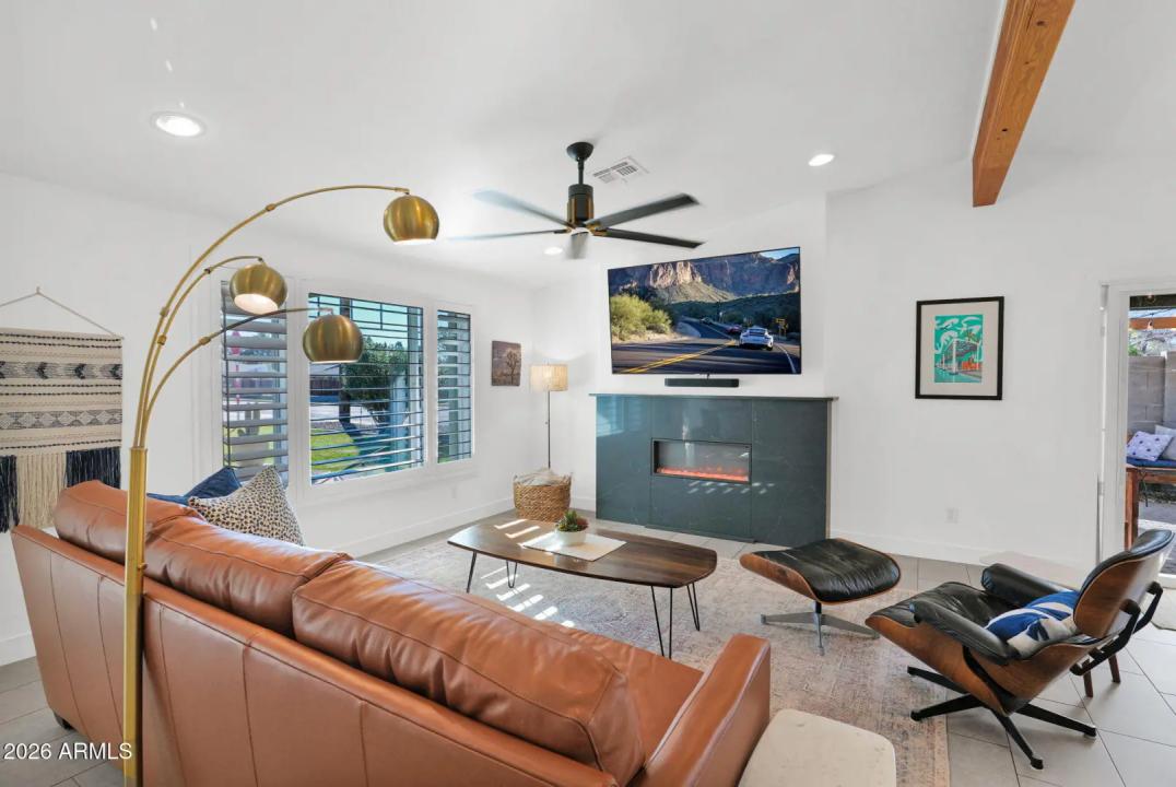 Real Estate Picture 10