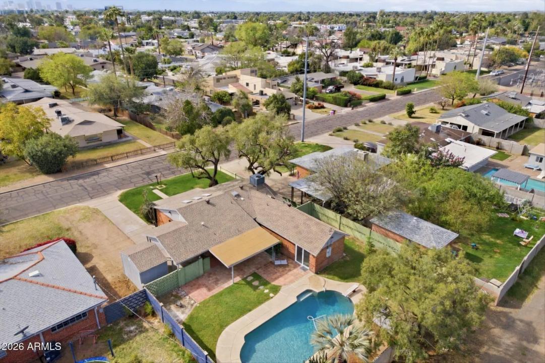 Real Estate Picture 28