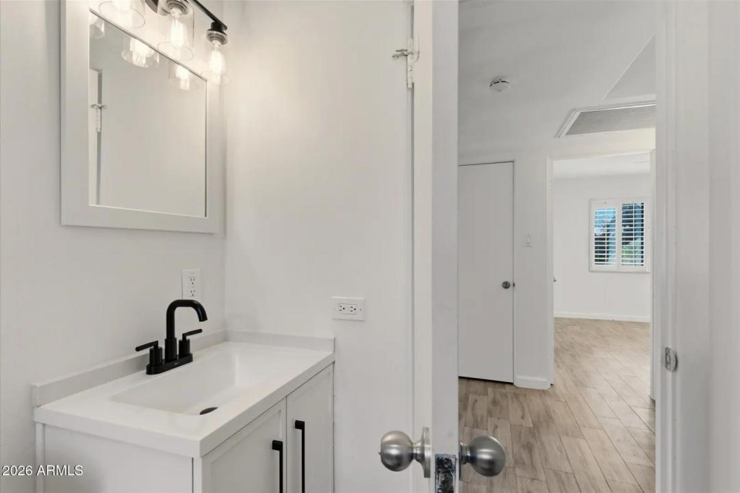 Real Estate Picture 18