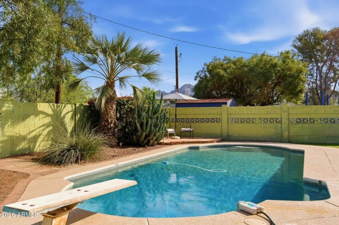 Real Estate Picture 23