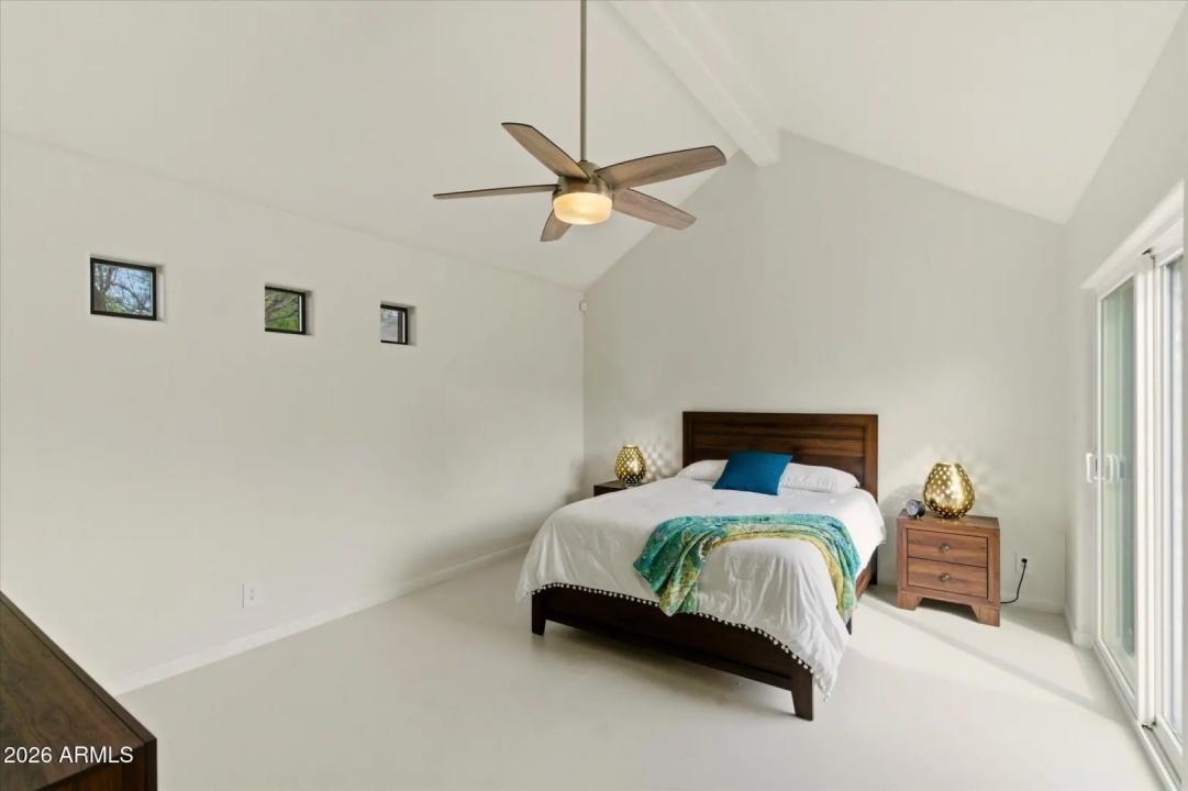 Real Estate Picture 11