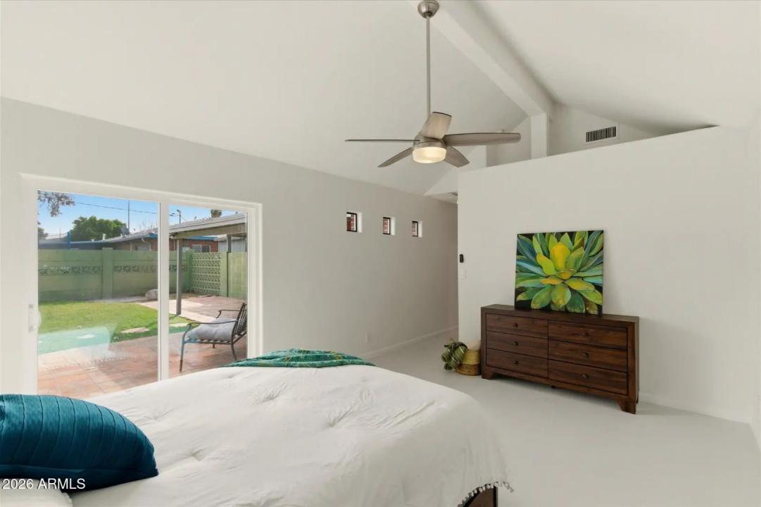 Real Estate Picture 12