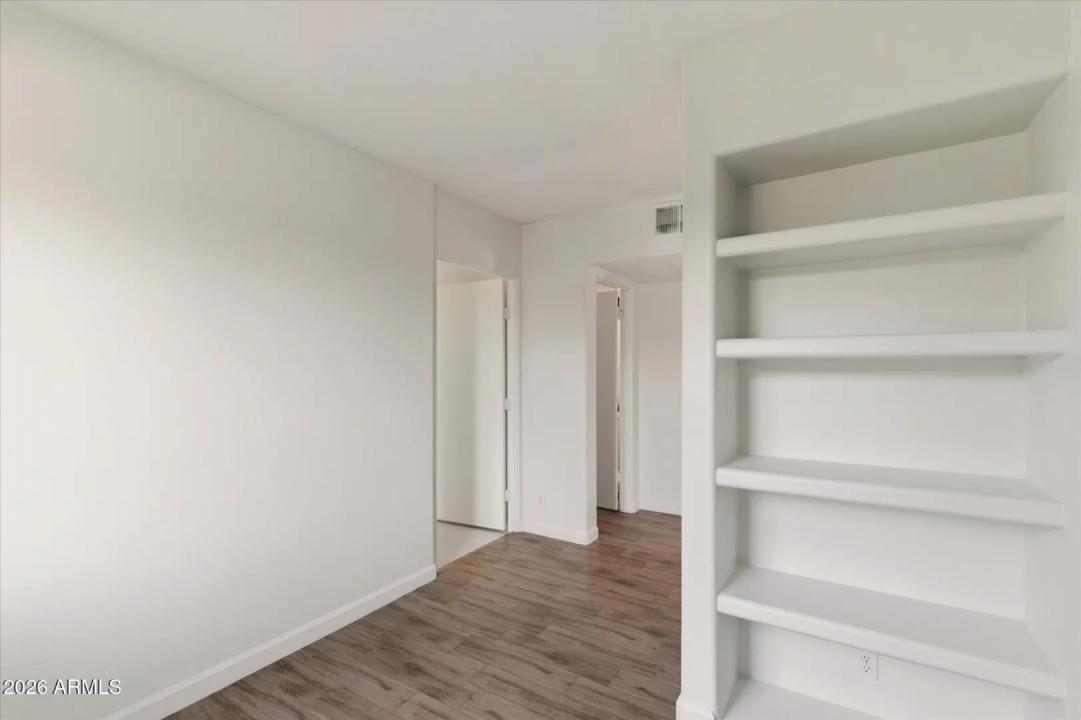 Real Estate Picture 17