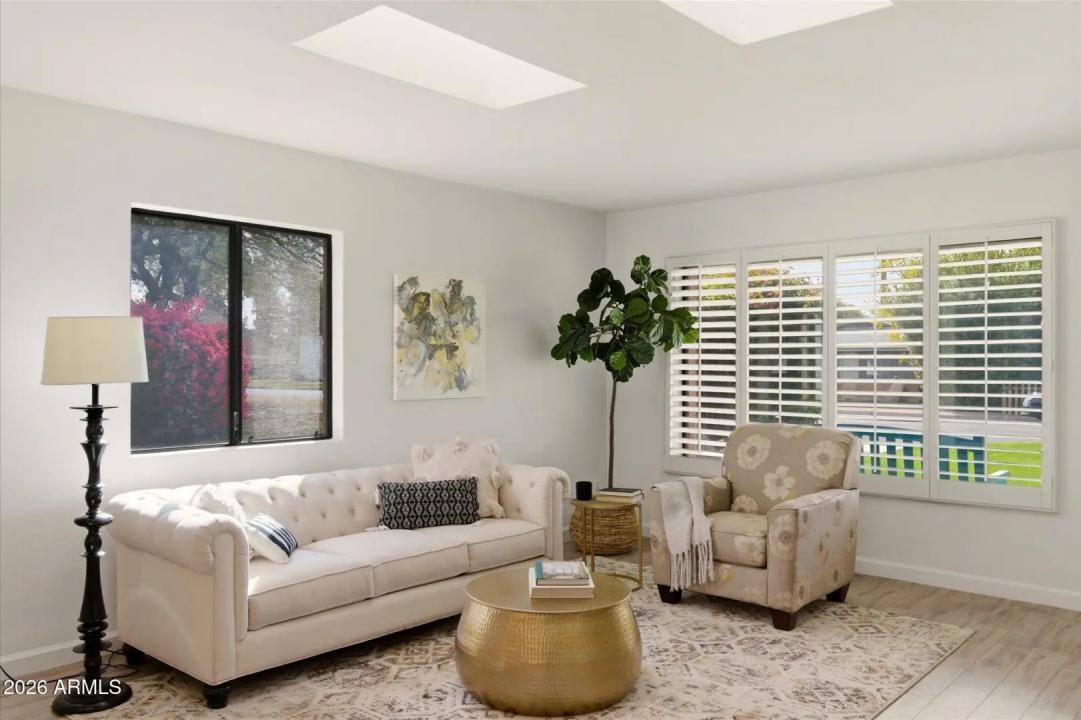 Real Estate Picture 5