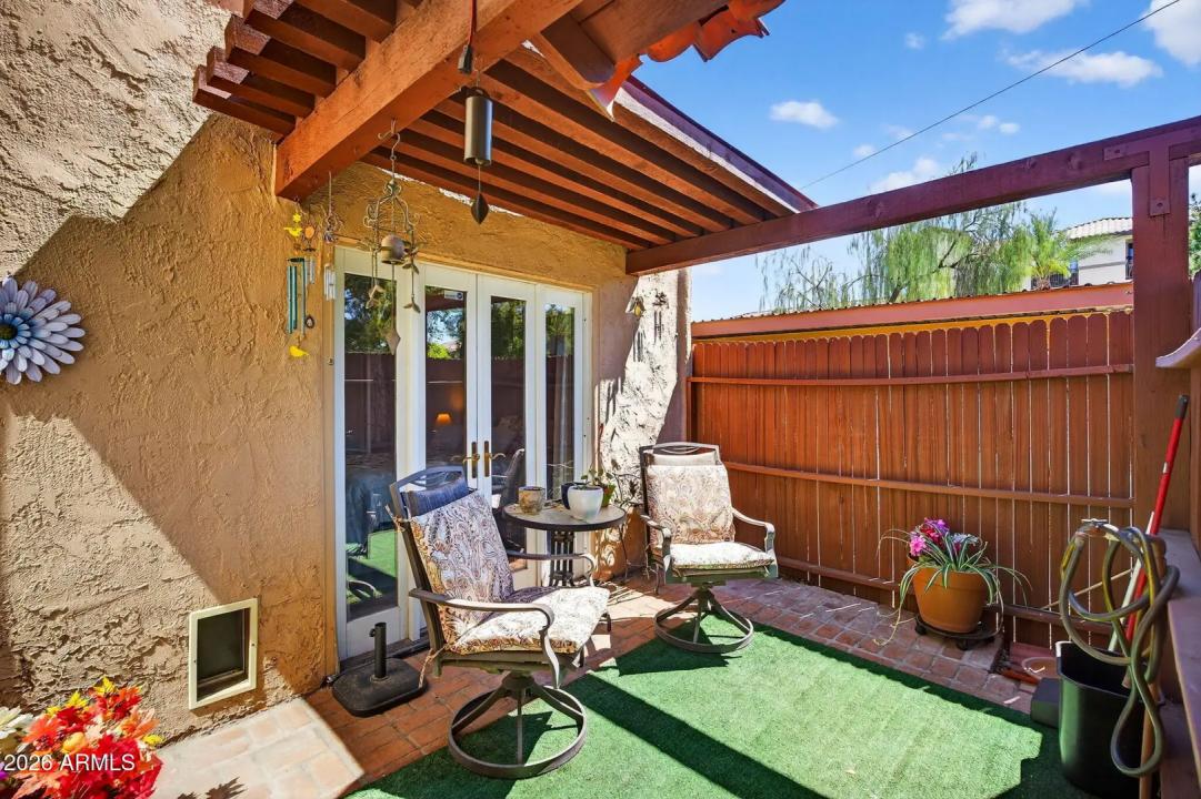 Real Estate Picture 5