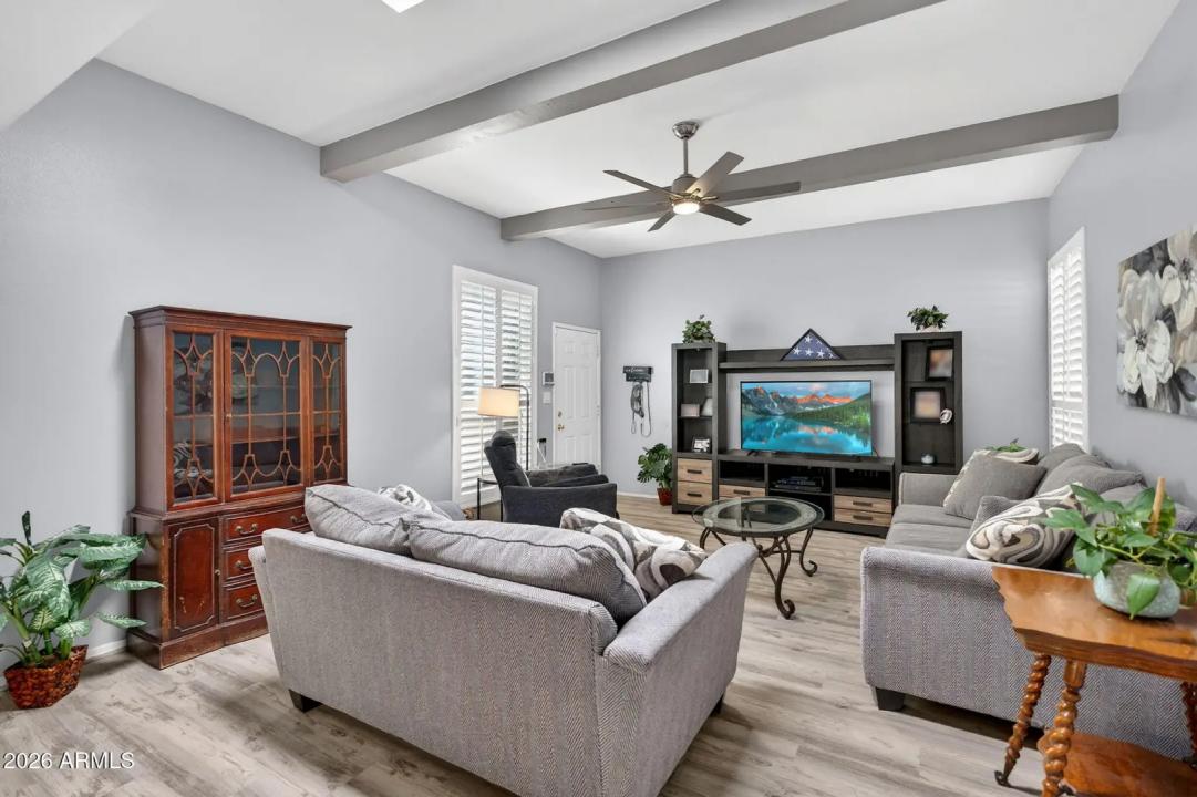 Real Estate Picture 8