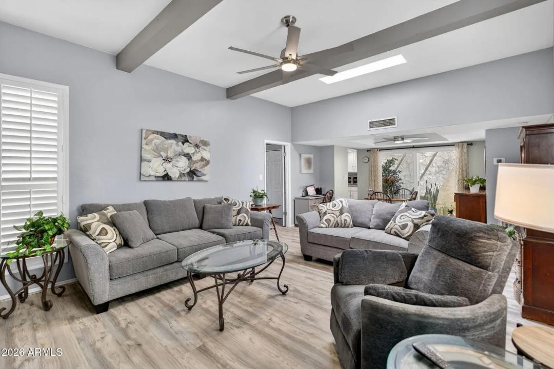 Real Estate Picture 9