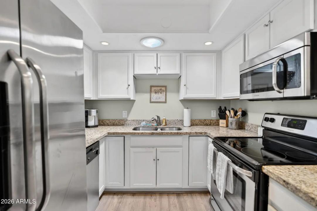 Real Estate Picture 3