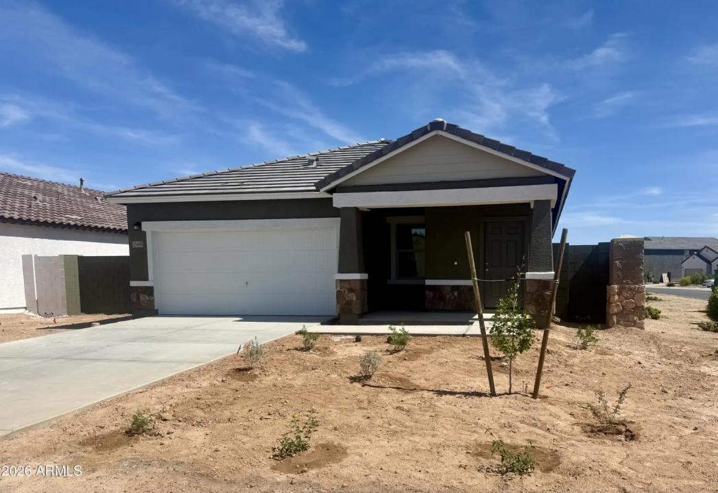 Real Estate Picture 3