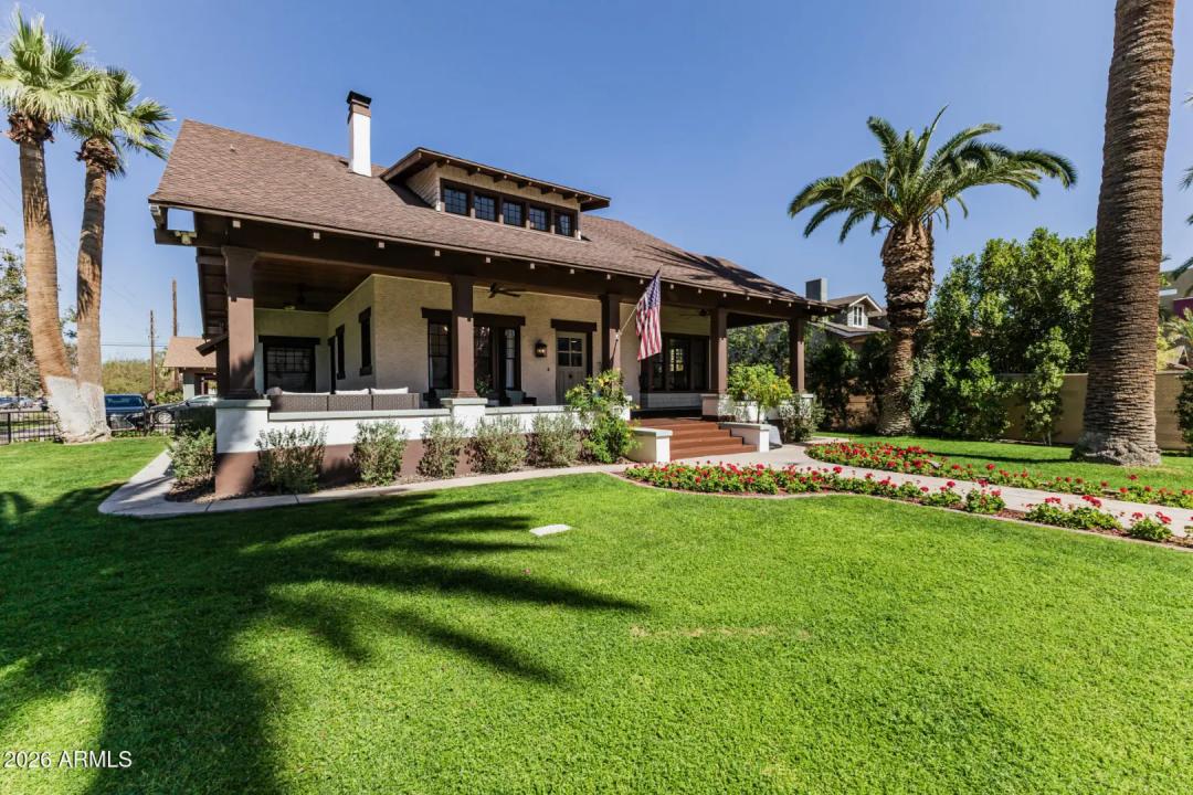 Real Estate Picture 3