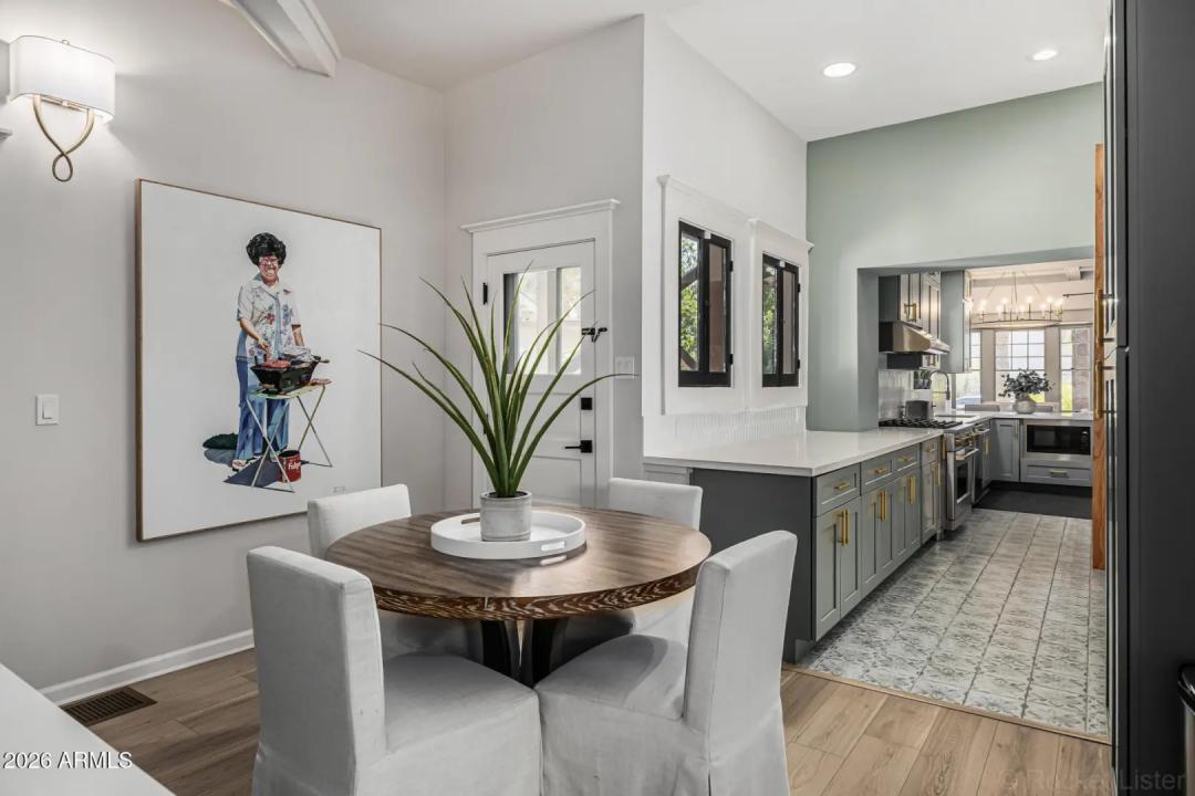 Real Estate Picture 16