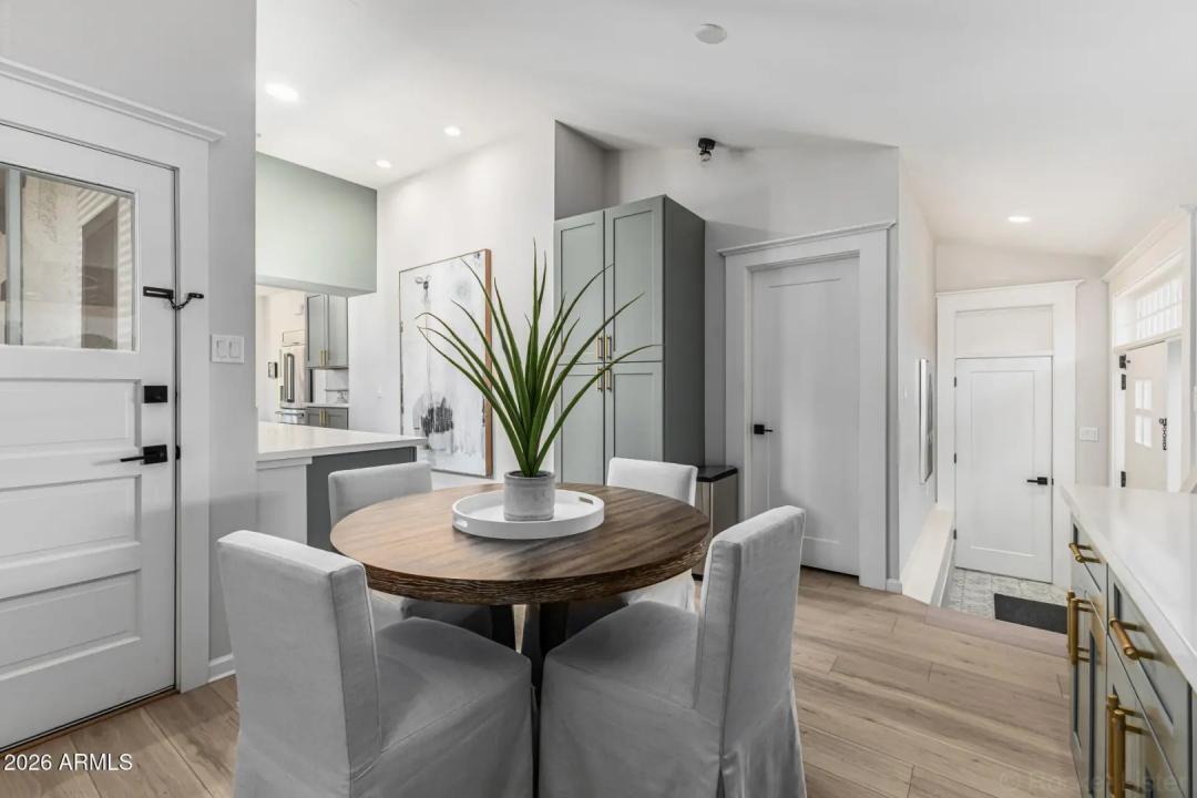 Real Estate Picture 17