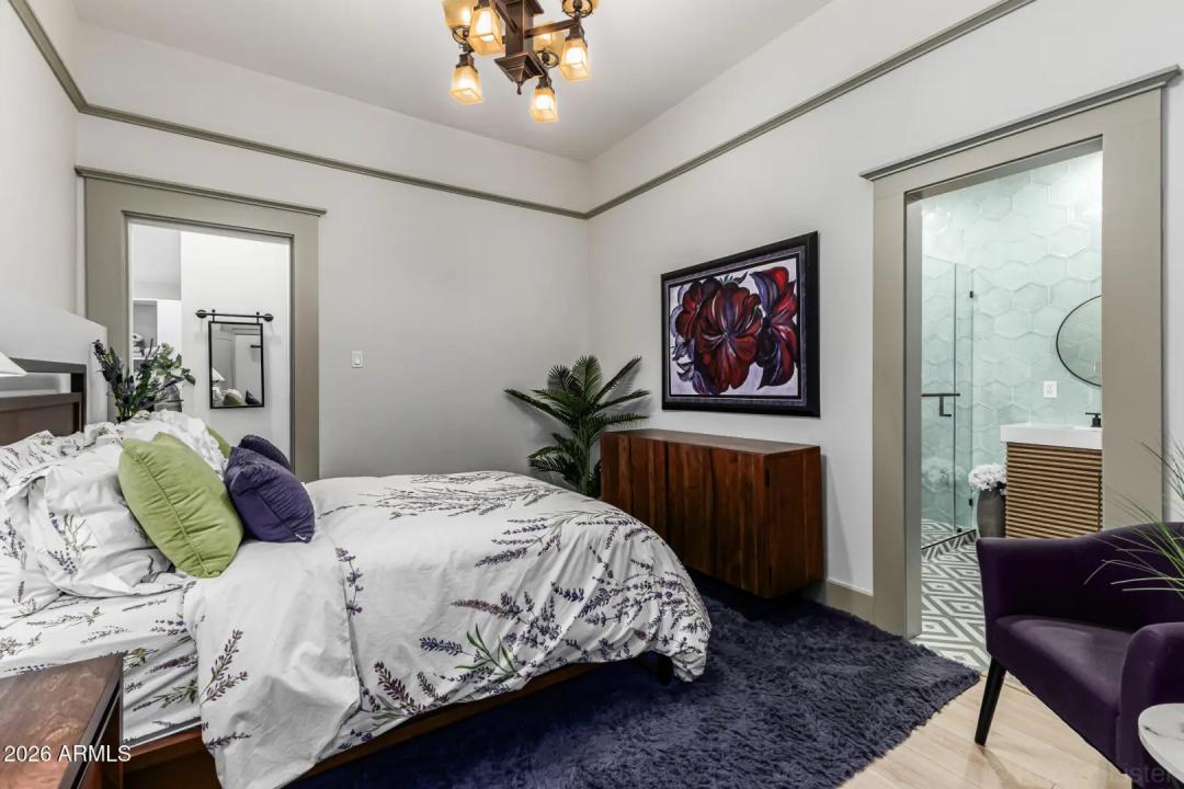 Real Estate Picture 18