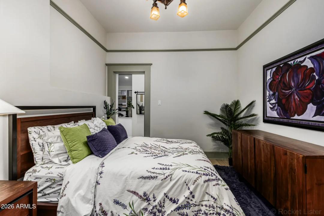 Real Estate Picture 19