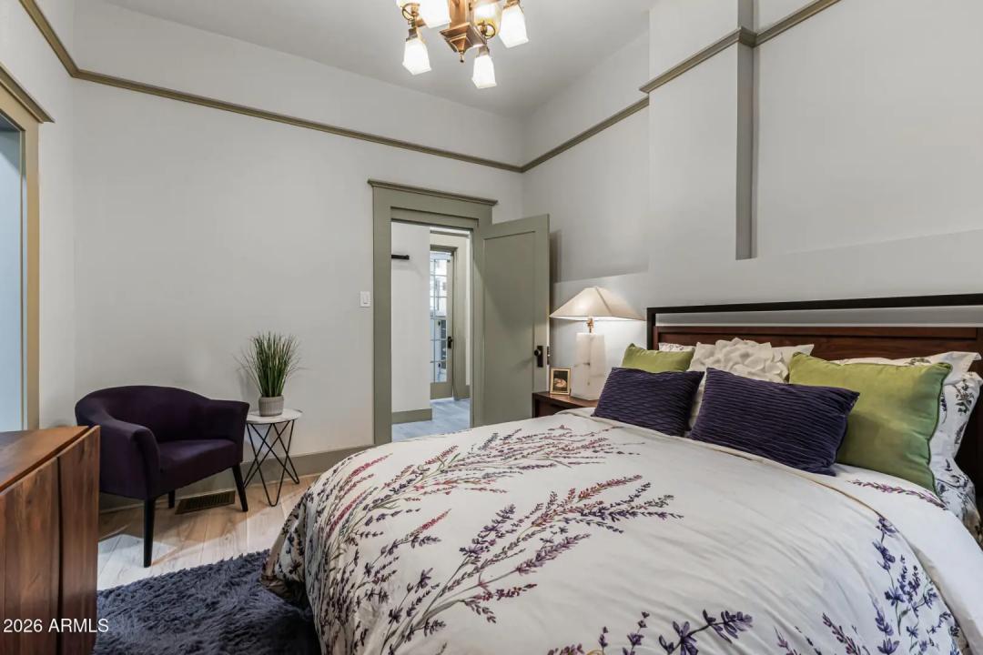 Real Estate Picture 20