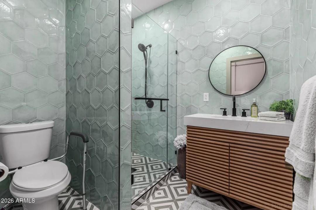 Real Estate Picture 27