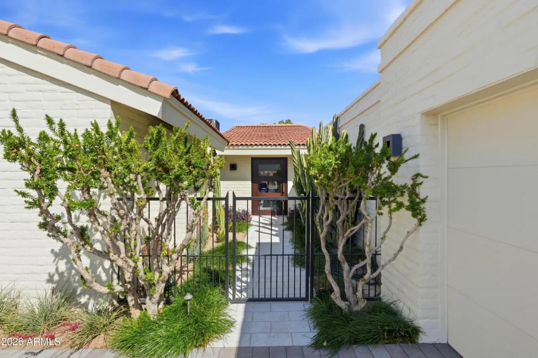 Real Estate Picture 3