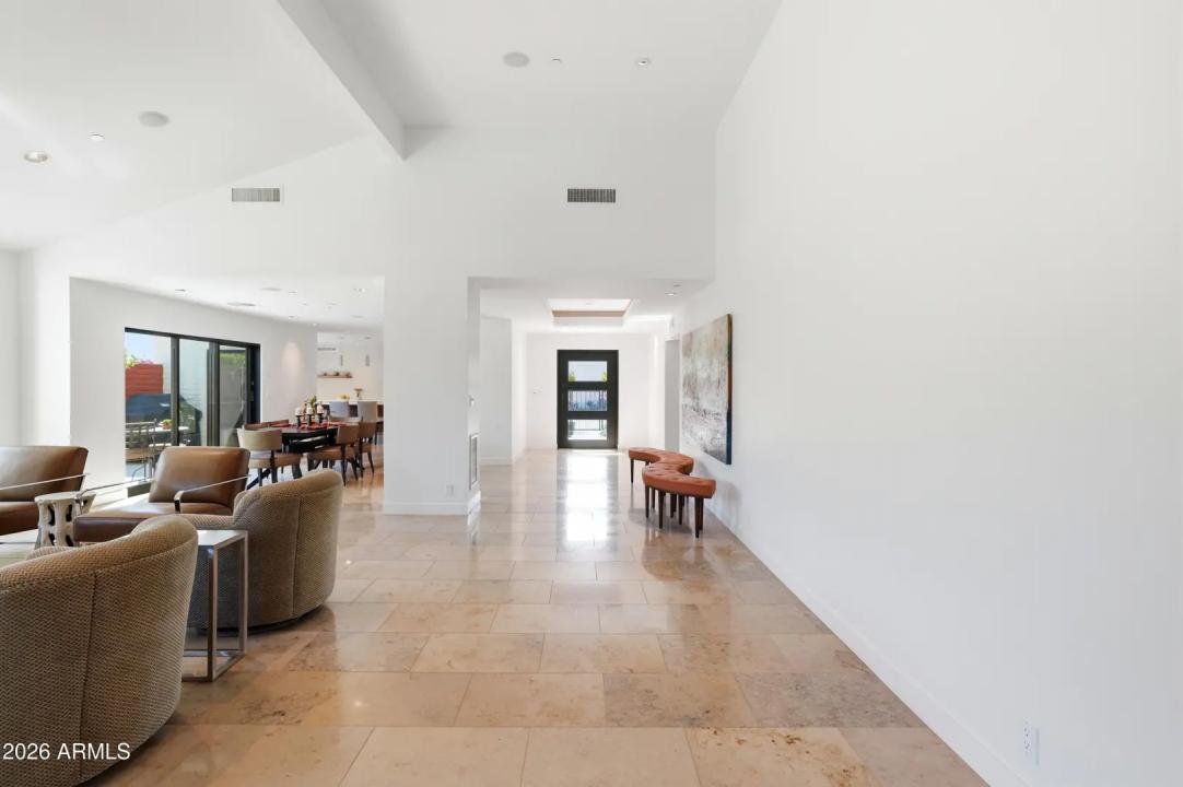 Real Estate Picture 8