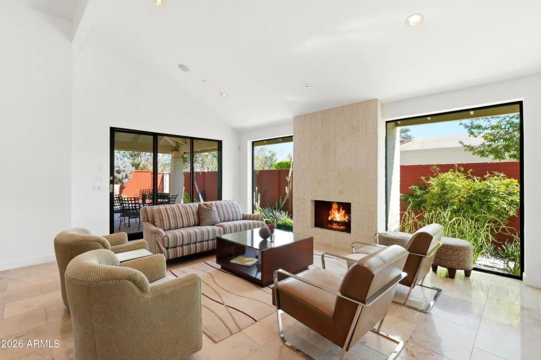 Real Estate Picture 11