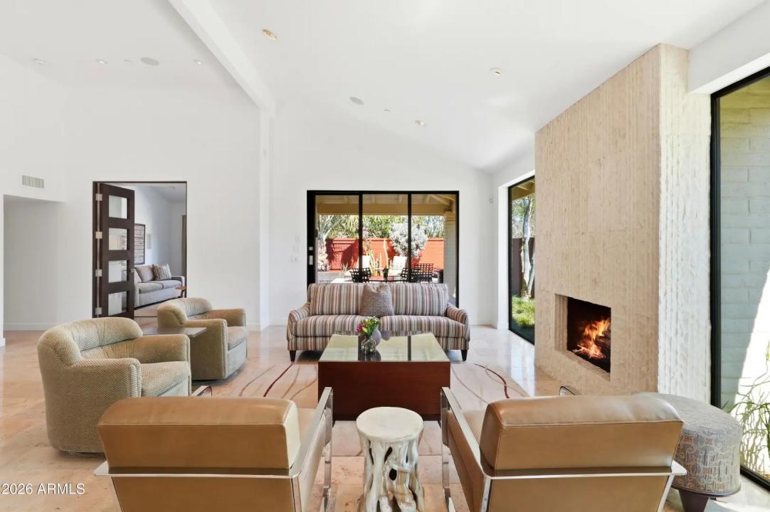 Real Estate Picture 12