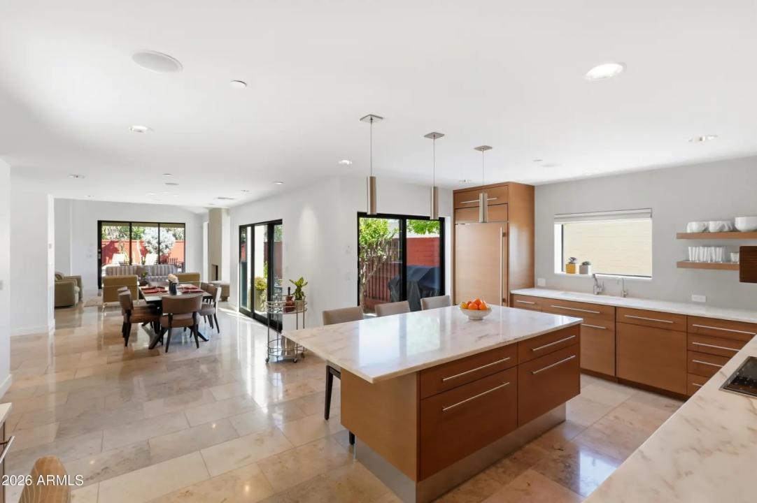 Real Estate Picture 18