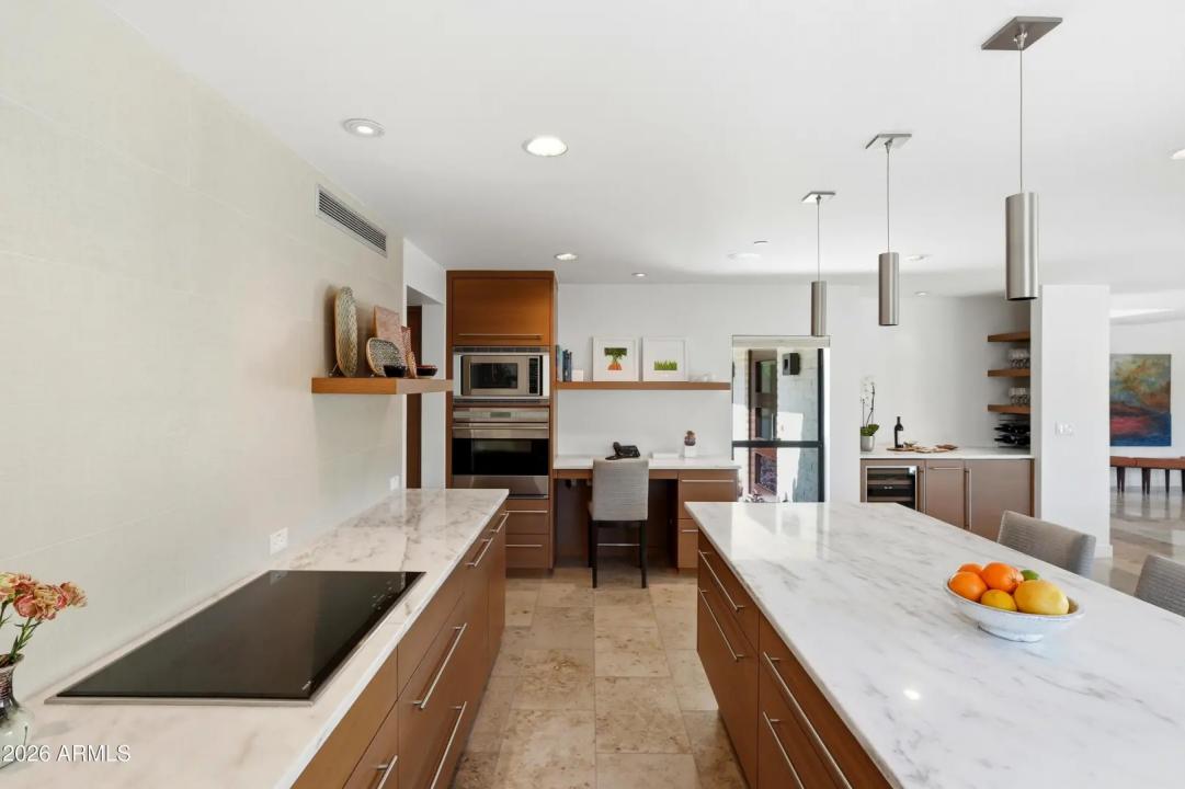 Real Estate Picture 20