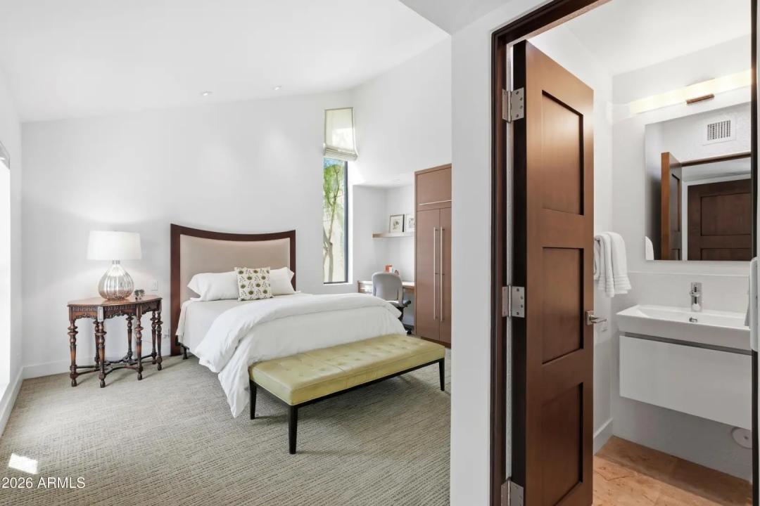 Real Estate Picture 32