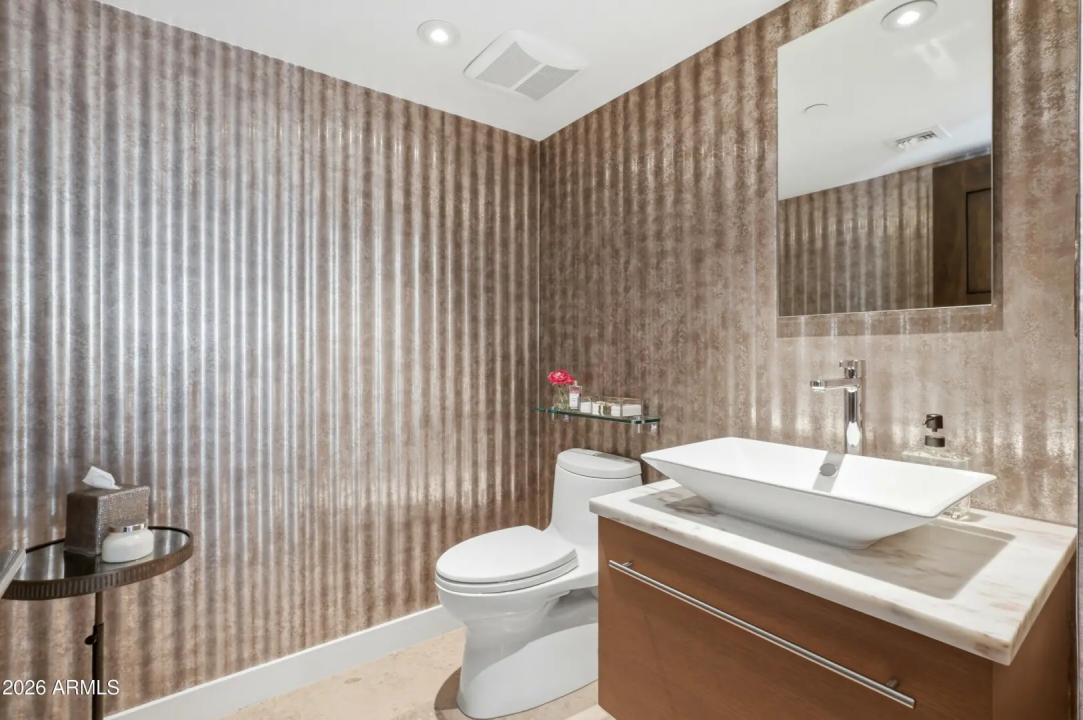 Real Estate Picture 23