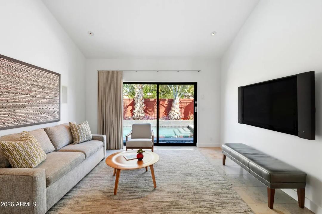 Real Estate Picture 13