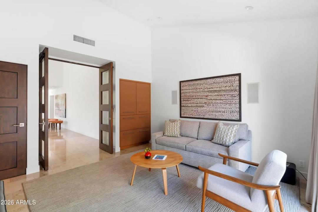 Real Estate Picture 14