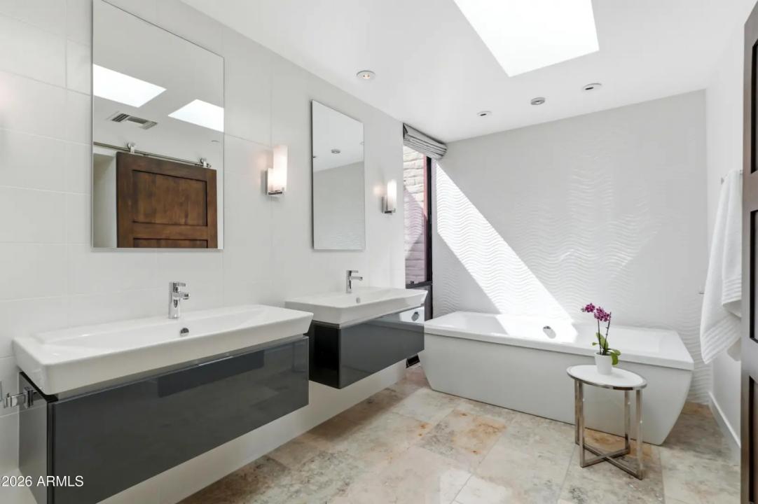 Real Estate Picture 26