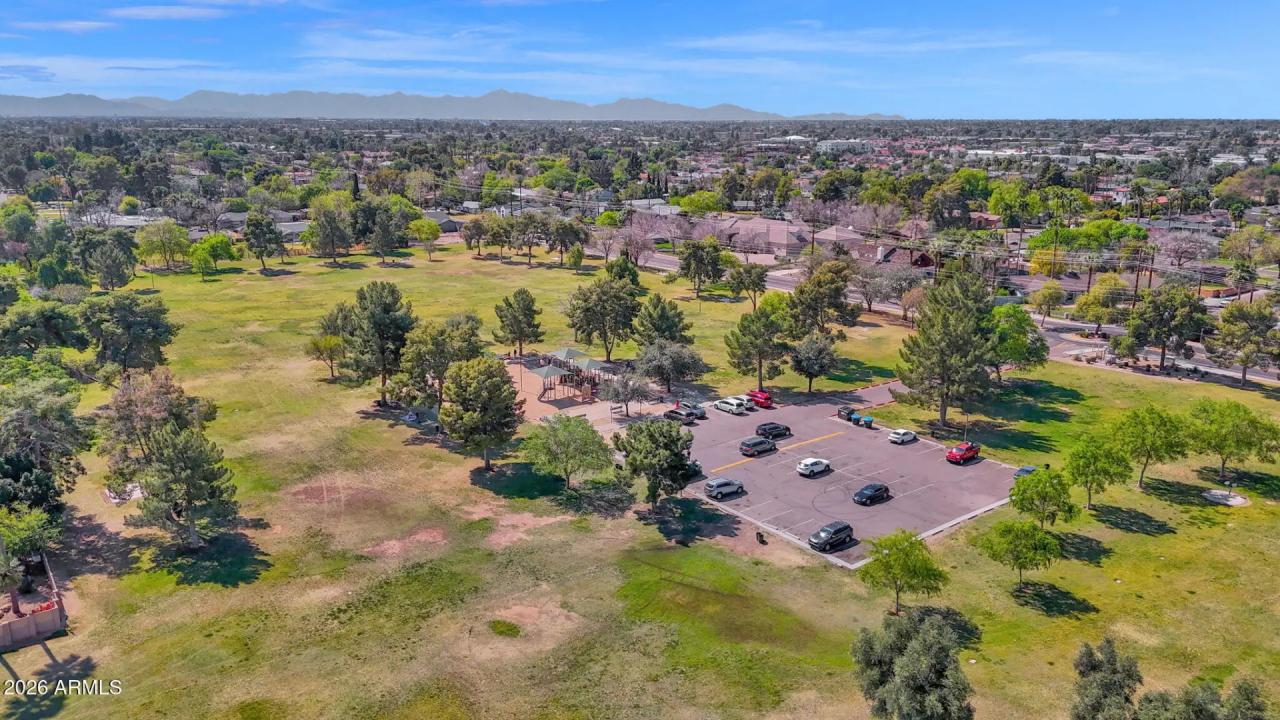 Real Estate Picture 33