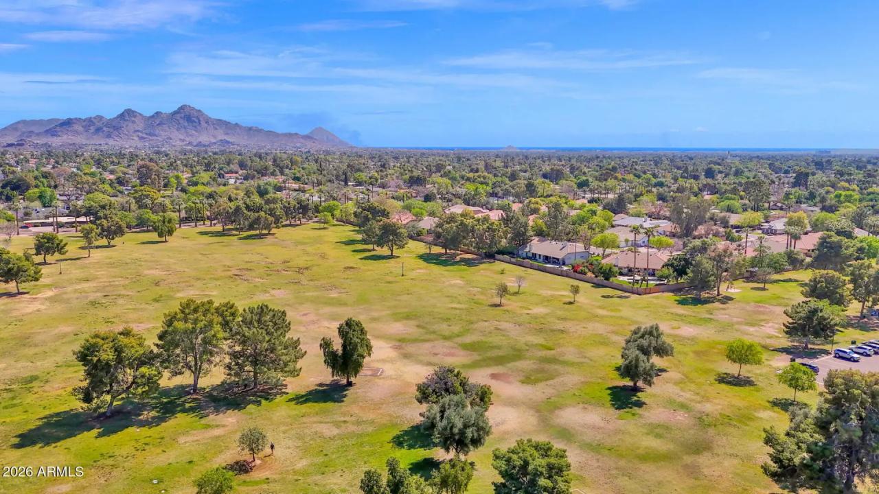 Real Estate Picture 38