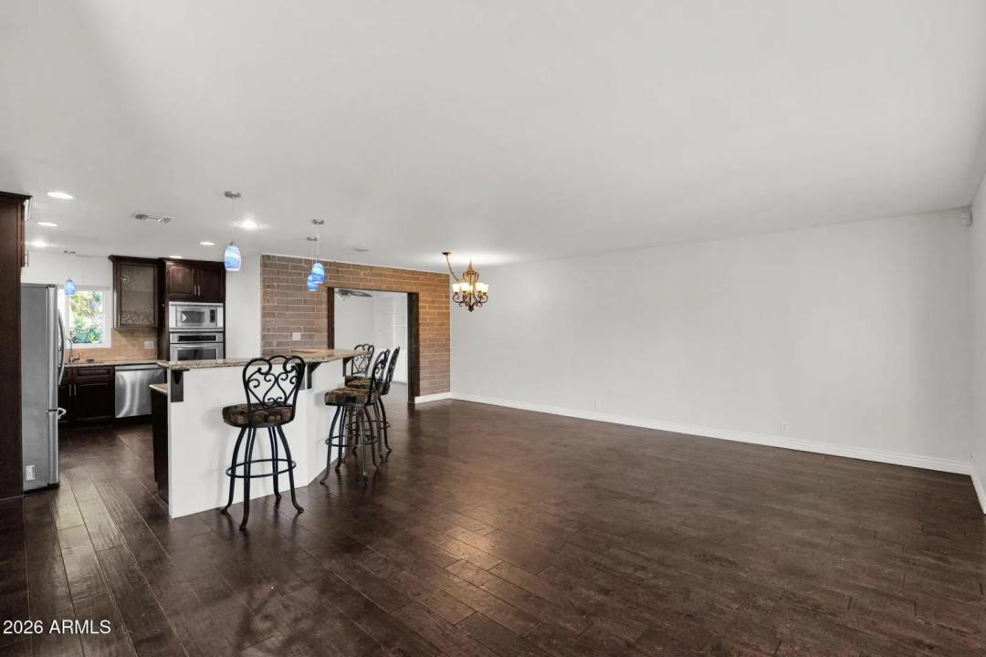 Real Estate Picture 9