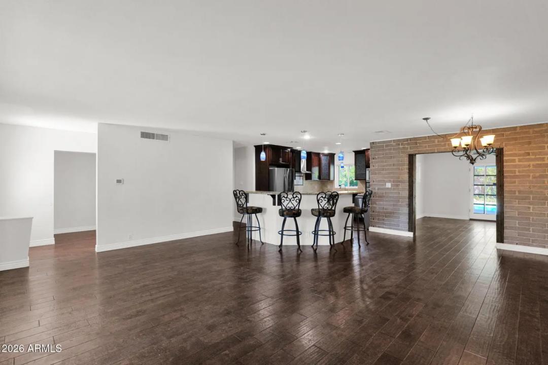 Real Estate Picture 10