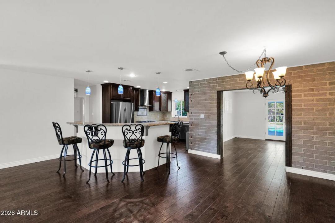 Real Estate Picture 12