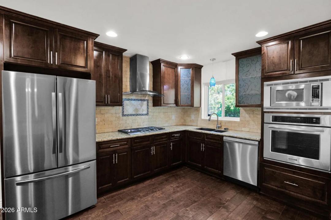 Real Estate Picture 16