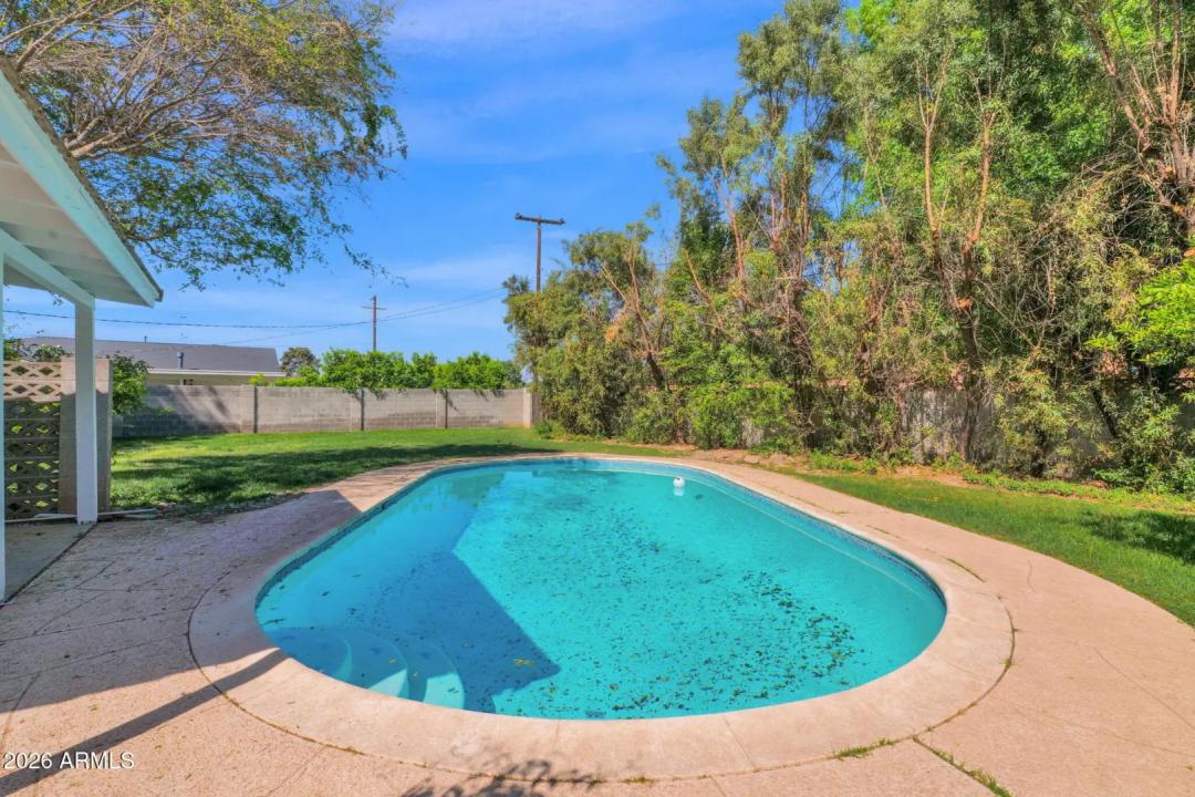 Real Estate Picture 32