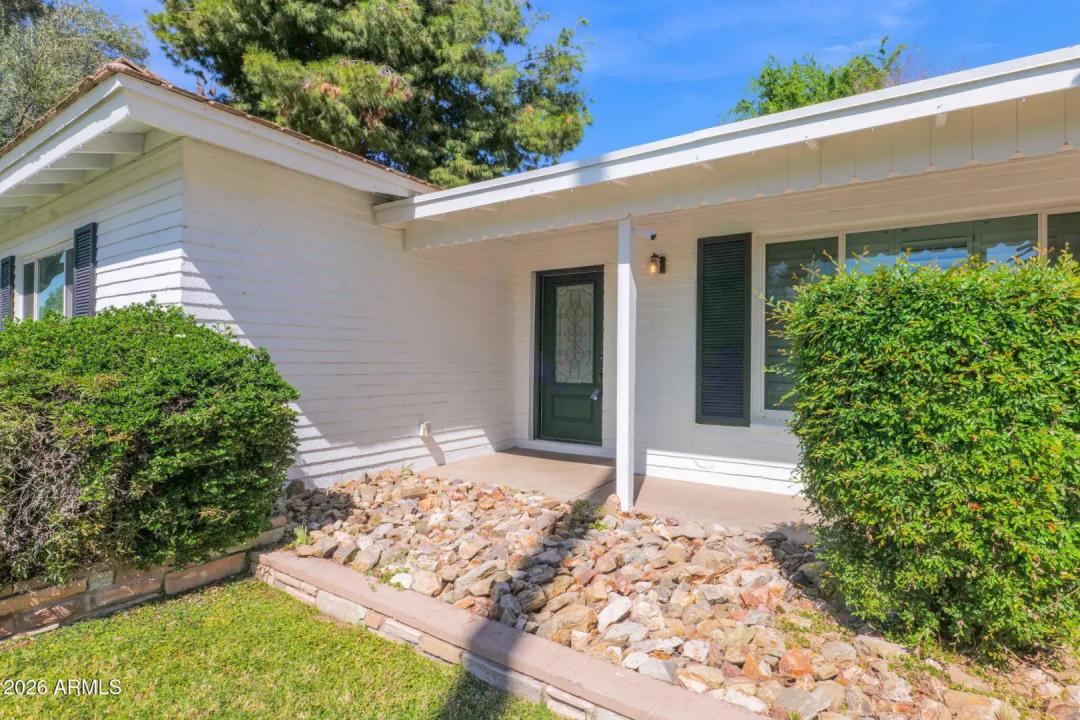 Real Estate Picture 7