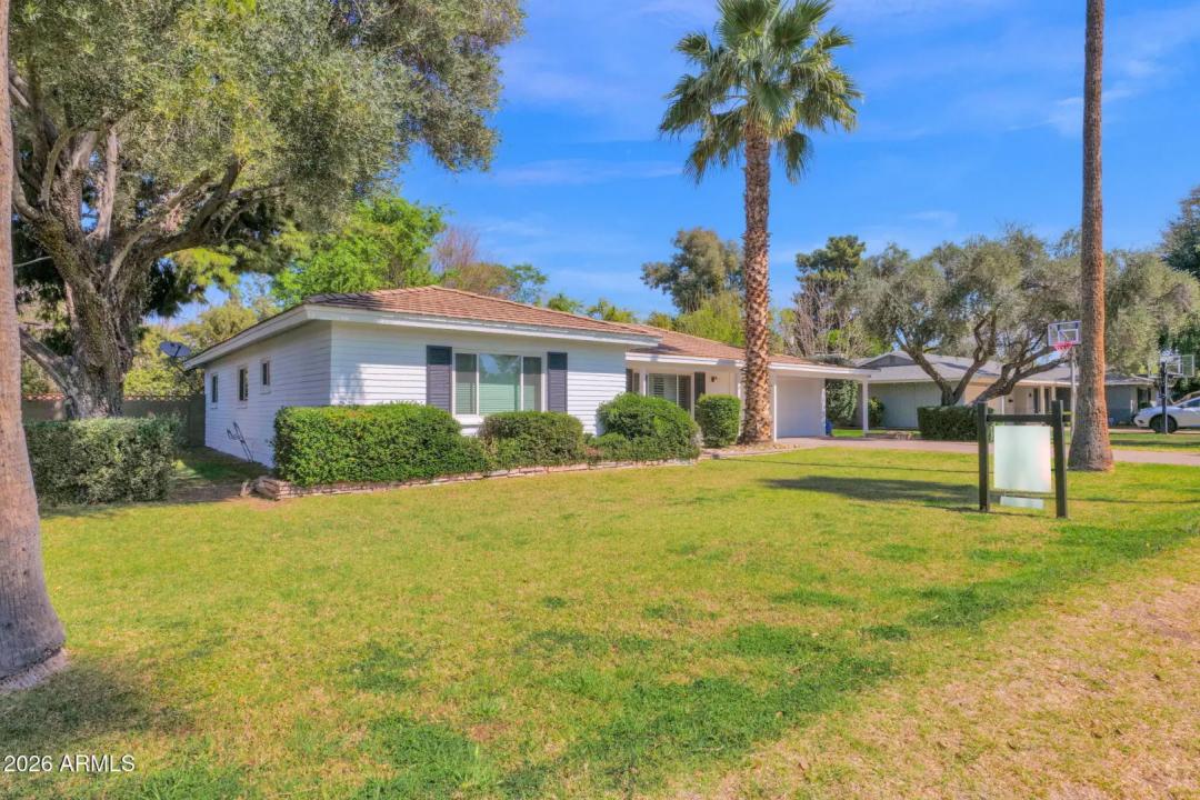 Real Estate Picture 4