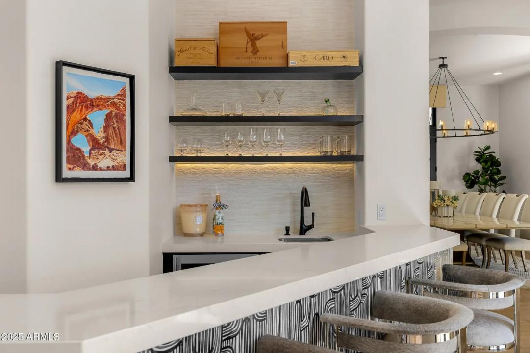 Real Estate Picture 6