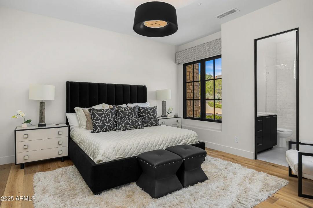 Real Estate Picture 16