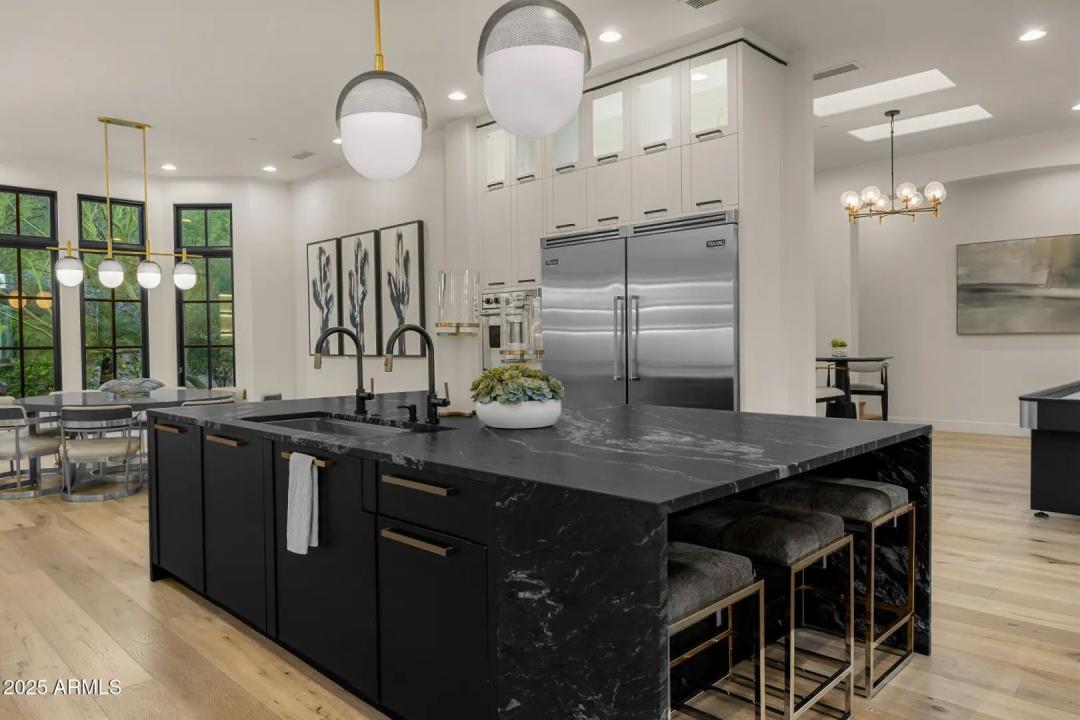 Real Estate Picture 50