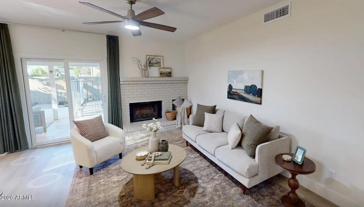 Real Estate Picture 13