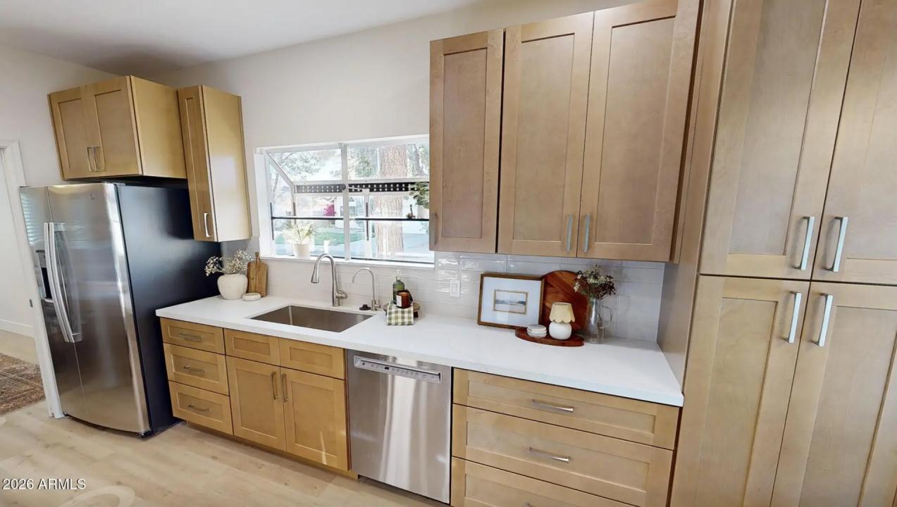 Real Estate Picture 5