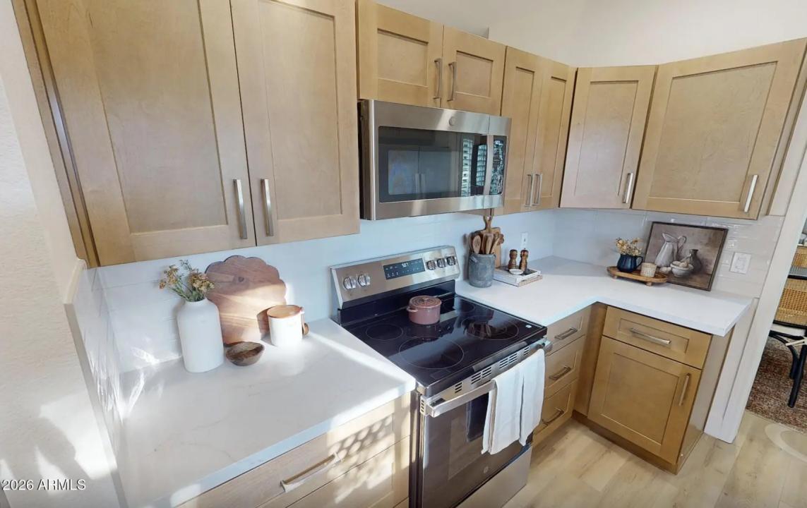 Real Estate Picture 6