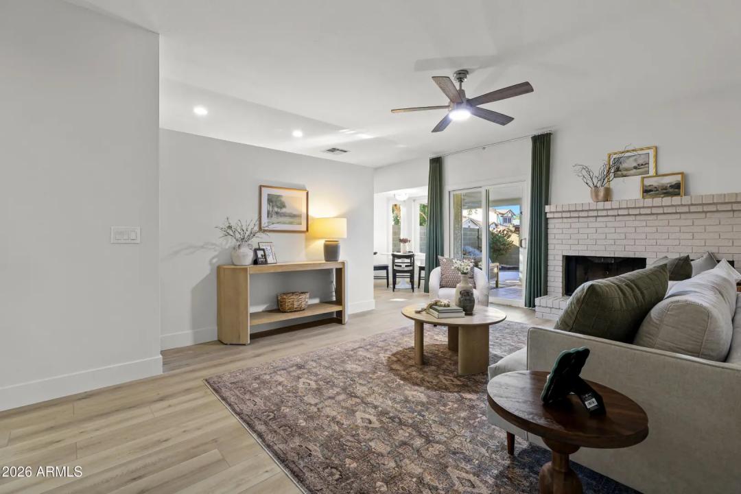 Real Estate Picture 14