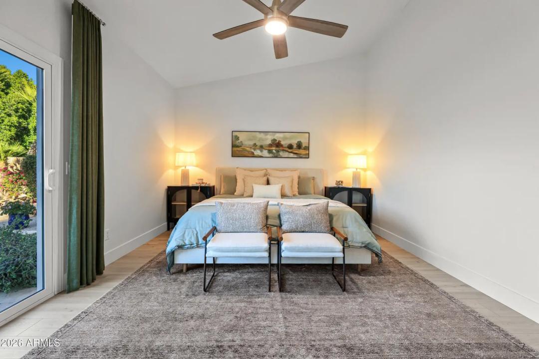 Real Estate Picture 23