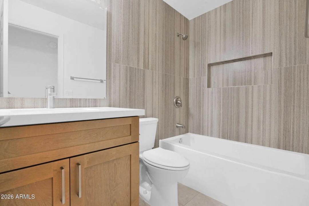 Real Estate Picture 33