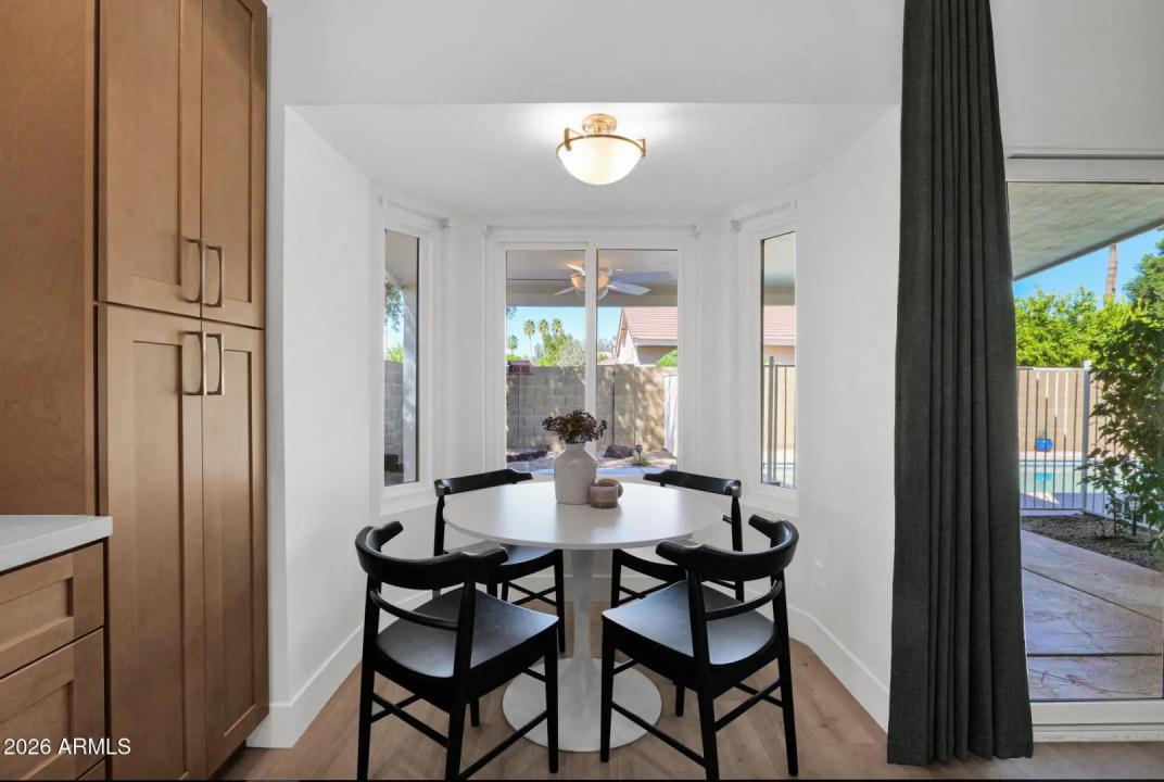 Real Estate Picture 10